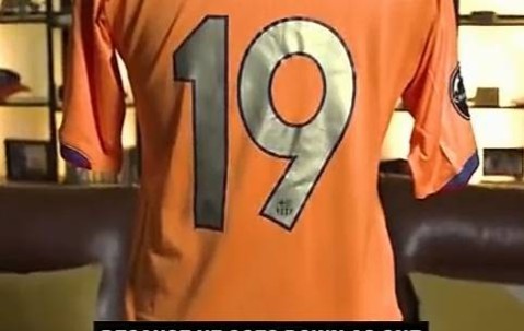 关于梅西、特里拍卖梅西2006年欧冠球衣，慈善拍卖背后的足球传奇