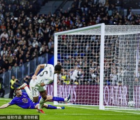 皇马最强首发出炉!姆巴佩携维尼修斯领衔,誓夺西甲榜首