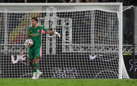 差价太大！罗马诺：加拉塔萨雷1000万欧报价埃德森，曼城要2500万