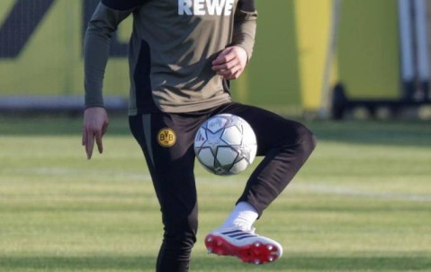 多特蒙德又出新星！赖尔森闪耀德甲，巴萨虎视眈眈