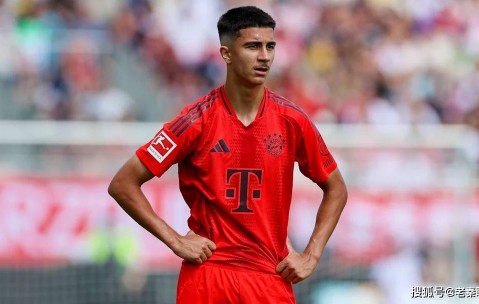 利物浦、尤文图斯及阿森纳均已派出球探，密切关注多特后卫；尤文图斯签下拜仁天才