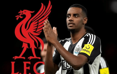 利物浦1.3亿签下伊萨克破纪录，“参军”成功！关窗前或再签强力中卫