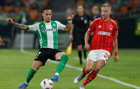 安东尼25岁大爆发，助攻破门绝平+获9分MVP，表现太出色