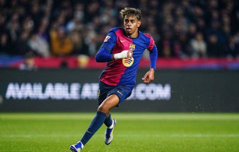 西甲焦点战：皇家社会迎战巴萨，巴萨争冠压力骤增