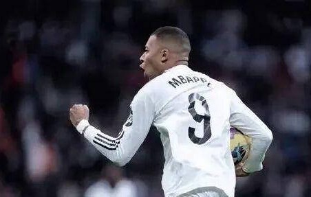 姆巴佩本赛季面临的尴尬局面：或难以卫冕欧洲金靴，连球队荣誉也成疑忧