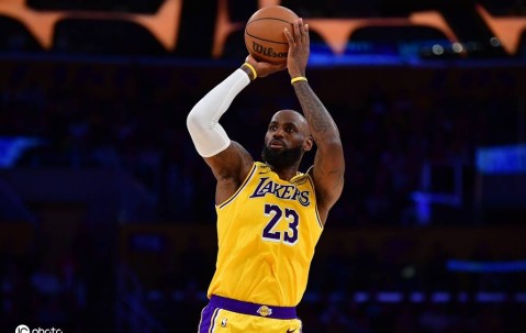 詹姆斯20+7+10肯纳德10分 湖人擒勇士3连胜