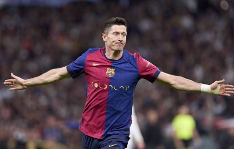 西甲：冠军悬念再度重生！新王巴萨登顶，狂轰14球告诉谁是王者！