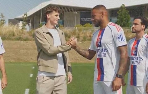 利物浦青训瑰宝登陆法甲,里昂1500万镑锁定未来中场核心