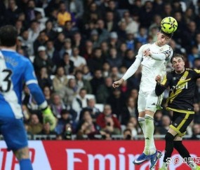 右路三人组玩起轮转麻将，皇马总算把巴尔韦德从工兵坑里捞出来了