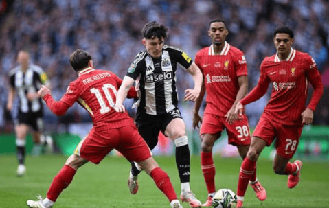 1.8亿英镑进账！利物浦锋线引援受阻，谁能接棒搭档萨拉赫？