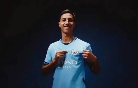 三赢！曼城兄弟球队欲租借新星中卫去西甲锻炼一个赛季很划算