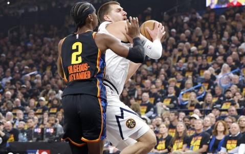 戈登三分绝杀约老师42+22 掘金险胜雷霆总分1-0