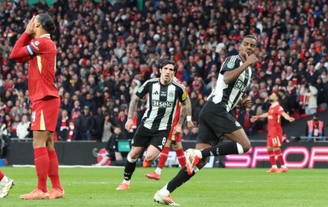 德天空：目前利物浦仍然视伊萨克为引援首选，其次是埃基蒂克