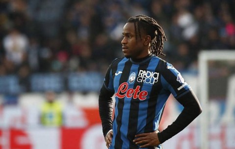 意甲最新动向：穆里尼奥介入恰尔汗奥卢转会，米兰有意埃斯图皮尼安接班特奥