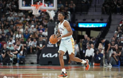 福克斯遭遇腿筋伤势 将缺席新赛季首周比赛