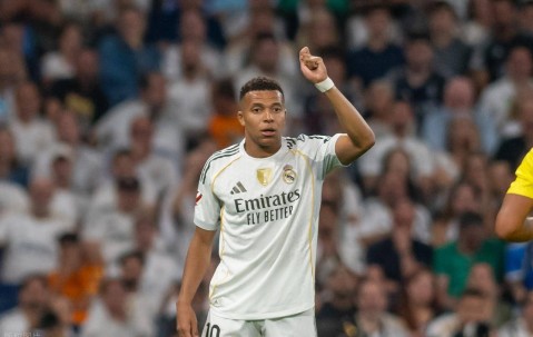 皇马新纪元！姆巴佩+维尼修斯双星闪耀，伯纳乌迎来最强火力时代