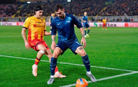 意甲最新积分榜出炉：科莫大胜冲击前四，拉齐奥佛罗伦萨表现各异