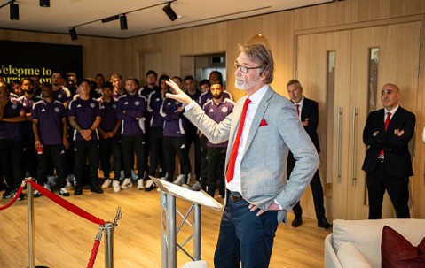 强势补强阵容 红魔要回来了吗？曼联小老板为什么那么心急火燎