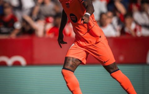 西甲领头羊易主！莱万失点拉什福德难救主，巴萨1-4惨败7连胜终结