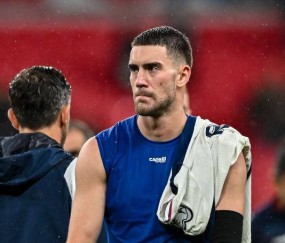 一日意甲动态报道：德国射手坚持转会AC米兰，国米寻邓弗里斯伤缺替补