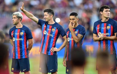 西甲巅峰对决！巴萨主场死磕反击王者，门将伤缺能守住建功宝地吗？