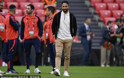 曼联主帅阿莫林帅位危机：下课倒计时？名宿卡拉格直言“圣诞前必定结束”