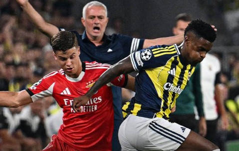 穆里尼奥率队陷入欧冠附加赛困境