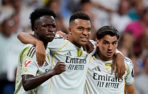 皇马决战巴萨，右边锋之争：迪亚斯和马斯坦托诺谁主沉浮