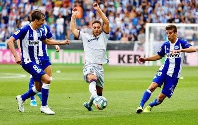 西甲焦点战：阿拉维斯VS西班牙人深度剖析