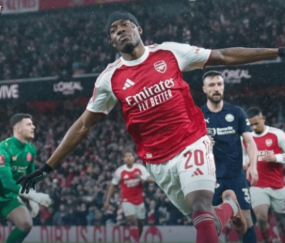 一夜足坛动态:阿森纳4-0横扫晋级“给足面”,罗马那不勒斯2-2