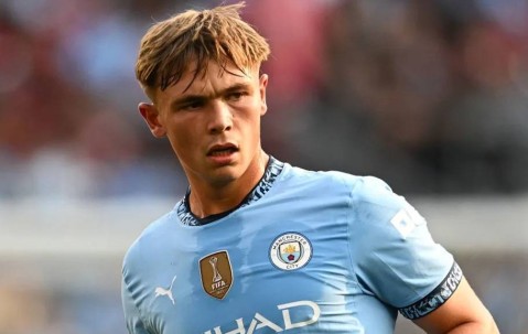 雷克瑟姆接近签下曼城中卫，地理优势成截胡关键