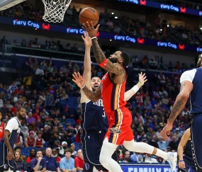 锡安24+9戴维斯空砍35分 鹈鹕击败独行侠5连胜