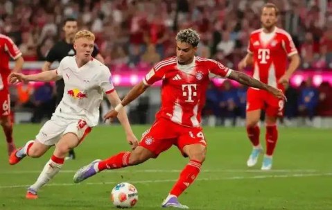 为何德甲、西甲向右，英超向左？