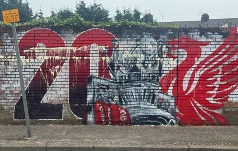 艺术家为利物浦英超夺冠创作壁画，但仅仅一天后就被人蓄意破坏