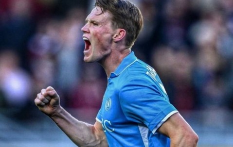 2-0！意甲冠军诞生，55岁孔蒂创纪录，还激活曼联弃将：轰13球4助