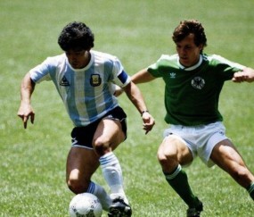 足球史上只有3个真正天才，卡佩罗明确划线贝利马拉多纳梅西入选，C罗被定义为靠勤奋成就的球员