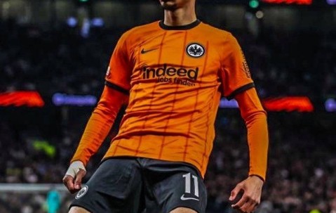 法国妖锋48场22球12助，德甲豪门标价1亿欧，英超红蓝双雄争夺