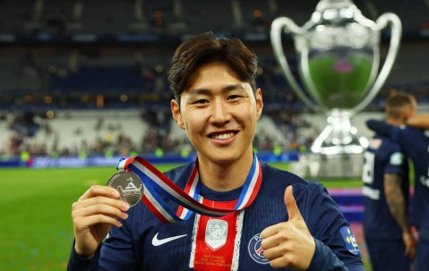 恭喜！巴黎确认夏季首笔引援，皇马弃将加盟，核心球员离队