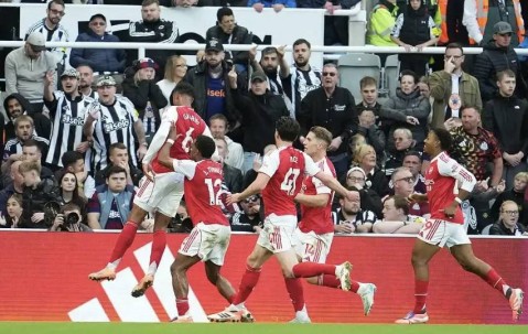 1.12亿解约金+3大下家哄抢！穆帅去向引爆足坛，是救赎还是谢幕？