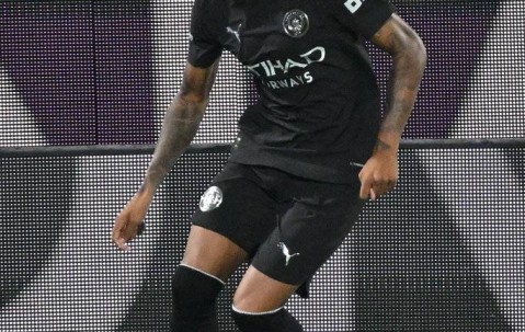 瓜迪奥拉的“新门将实验”：多纳鲁马能否复制哈兰德的奇迹？