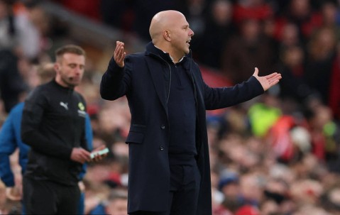 比赛日：利物浦7轮6负遭保级队暴打 40岁C罗惊天倒钩