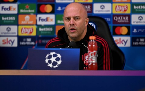 体坛联播｜斯洛特首度公开回应萨拉赫，曼联4比1大胜狼队