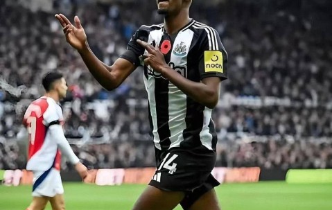 亚历山大·伊萨克！合同僵局，豪门争抢！