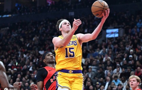 曝湖人今夏将给里夫斯巨额合同 或签5年2.4亿