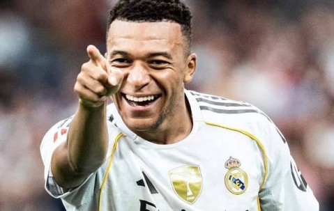 皇马冲击第14座西超杯冠军！姆巴佩空降决赛，9战巴萨狂轰12球