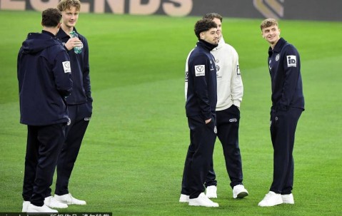 德甲最佳阵容揭晓：拜仁六人入选，施洛特贝克等新星崭露头角