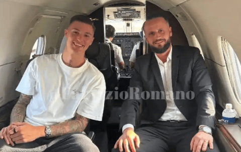 GOGOGO出发喽！塞斯科已上曼联飞机 周五体检周六亮相