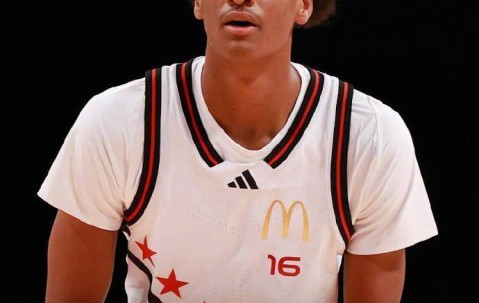 阿里纳斯之子半月板撕裂赛季报销 此前还曾遭遇车祸