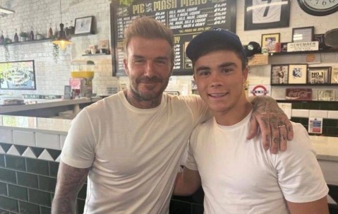 曼联热身赛首战大名单曝光，两新援首秀五鼠落选！一人缺席将被出租