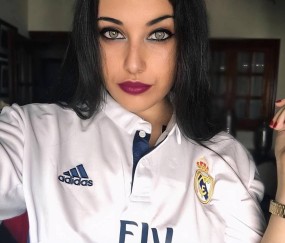 比利亚雷亚尔VS巴萨，维拉VS曼联，今晚2场焦点战预测，会爆冷吗